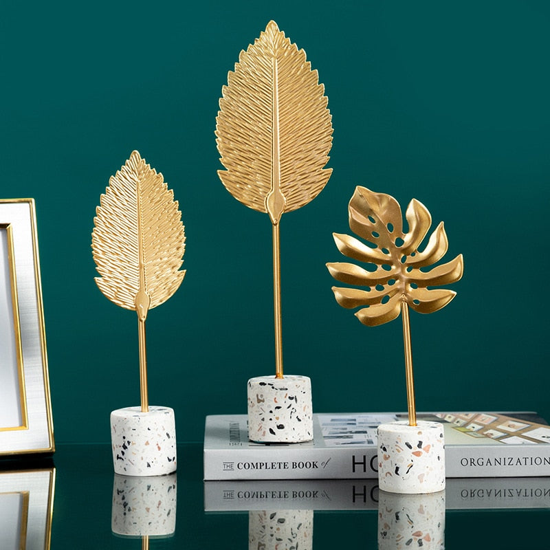 Nordic Golden Auspicious Leaf Craft Sculpture Ornamental Decoration For Living Room Coffee Table Mantelpiece Trendy Home Decor Accessories