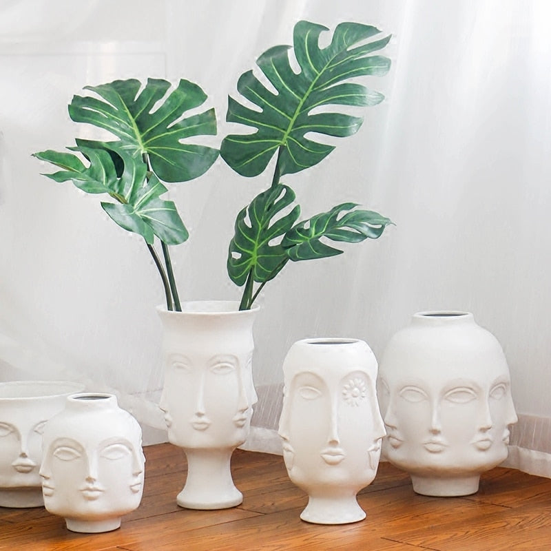 Nordic Creative White Ceramic Face Vase - Decorative Minimalist Tabletop Coffee Table Vase for Green Leaves & Simple Flowers