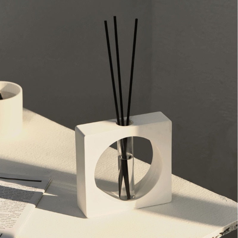 Contemporary Abstract Design Aroma Diffuser Jar With Minimalist Geometric Holder & Essentials Oil Sticks