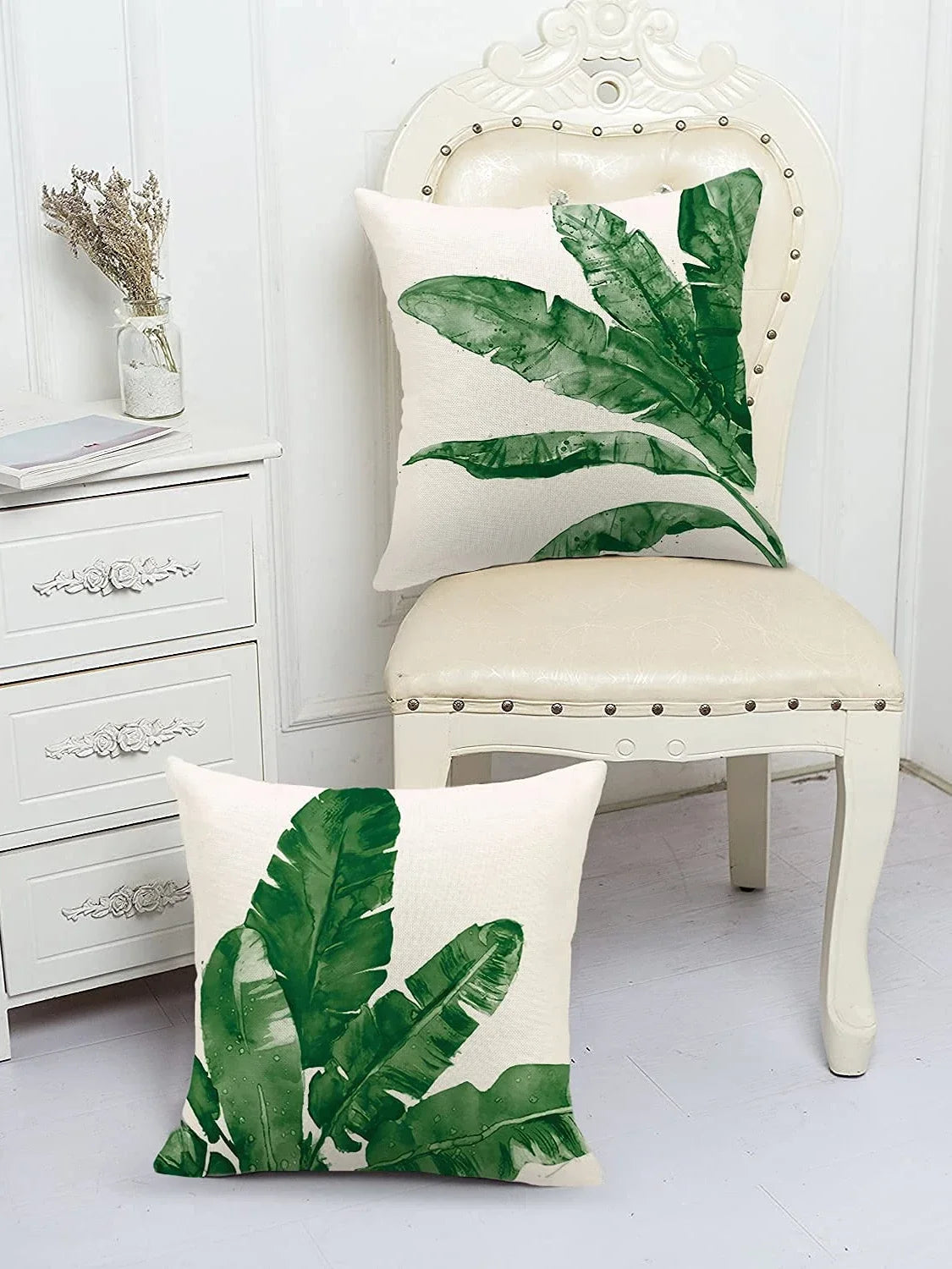 Tropical Green Plant Palm Leaf Pillowcase: Vibrant, Comfortable, and Easy-to-Care-For Home Decor Accessory