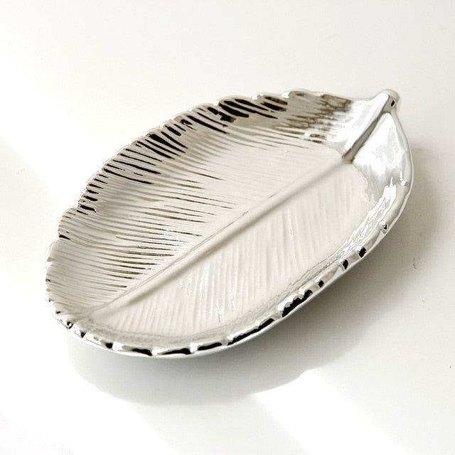 Decorative Golden Porcelain Dish Ceramic Serving Tray For Fruits Desserts Snacks Nordic Style Tableware Luxury Gold Jewelry Tray