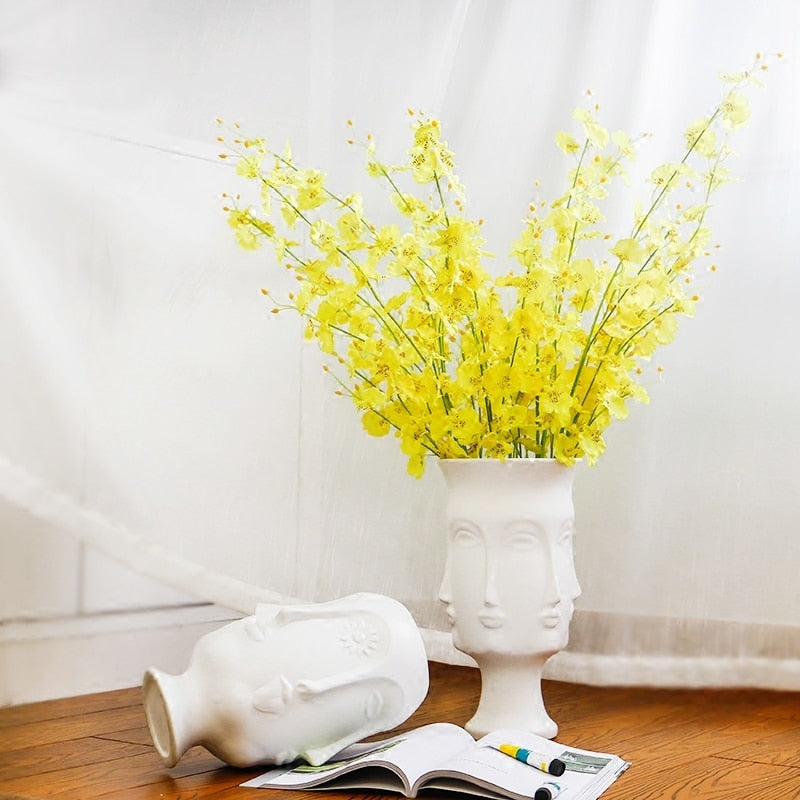 Nordic Creative White Ceramic Face Vase - Decorative Minimalist Tabletop Coffee Table Vase for Green Leaves & Simple Flowers