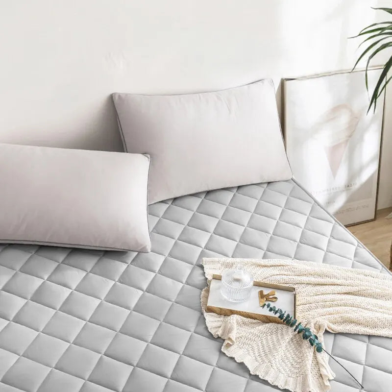 Ultrasonic Mattress Protector Cover Pad: 100% Polyester, Washable, and Allergen-Resistant for a Healthy Sleep