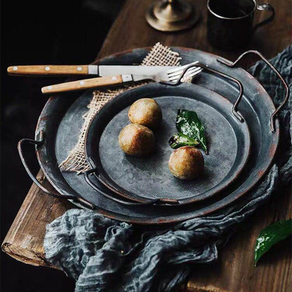 Vintage Wrought Metal Serving Plate Handcrafted Iron Craft Storage Tray For Bread Fruit Food Display Plate Retro Cottage Kitchen Decor