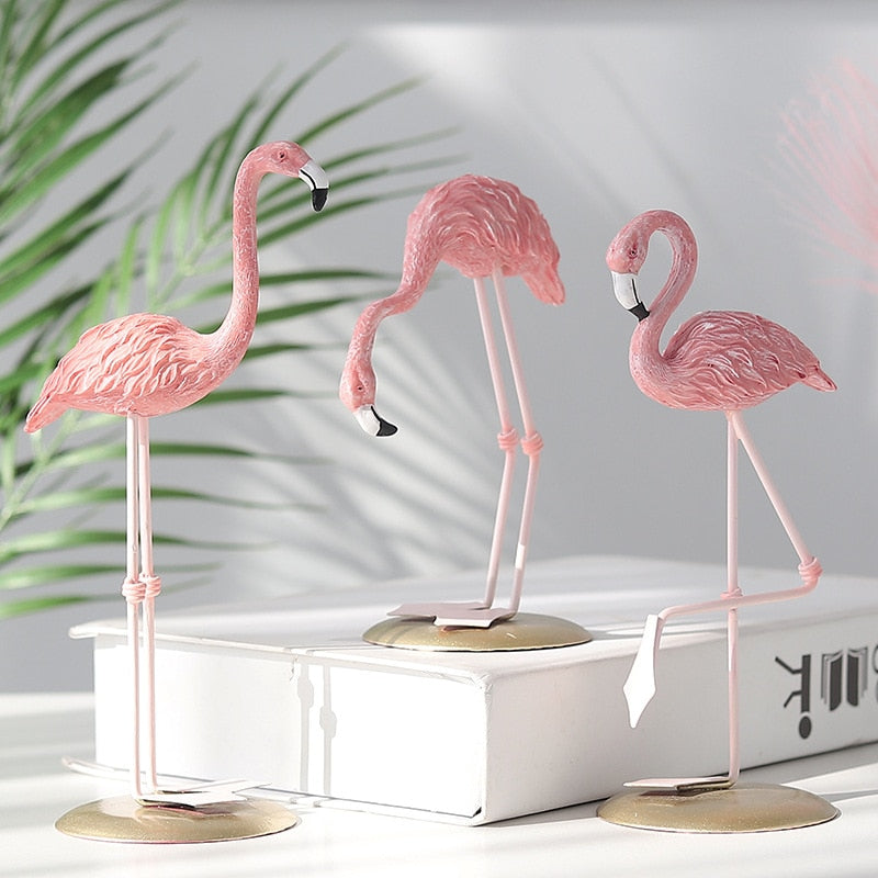 Pink Flamingo Figurine Resin Miniature Animal Ornaments Statues For Home Decoration Wedding Party Valentines Gift Nordic Style Decoration 3 Styles